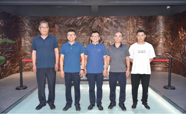 市檔案館領導到集團調(diào)研指導工作81